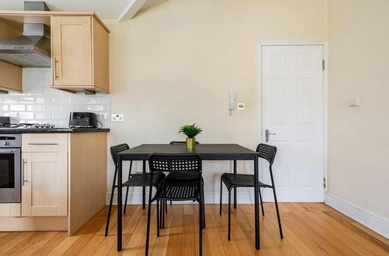 Lovely 3-Bed 20 Minutes To Central Londres Exterior foto