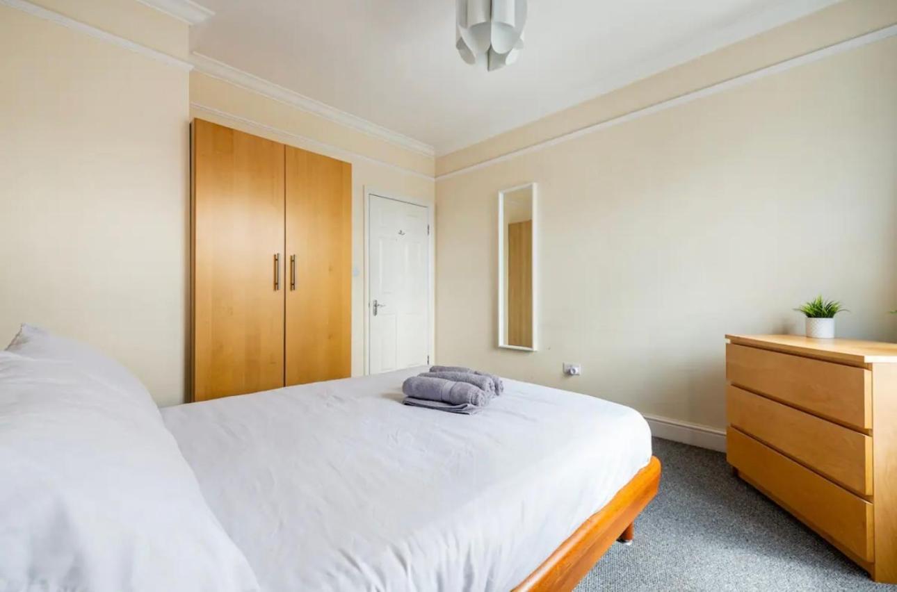 Lovely 3-Bed 20 Minutes To Central Londres Exterior foto