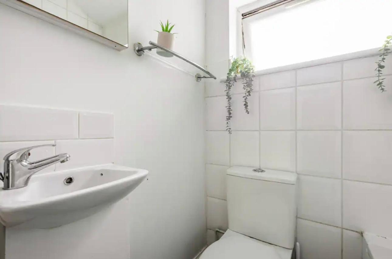 Lovely 3-Bed 20 Minutes To Central Londres Exterior foto